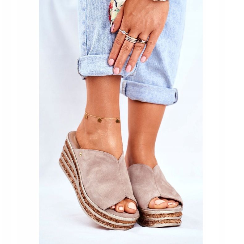 Chinelos femininos de couro em cunha Nicole 2559 Limonada bege 1