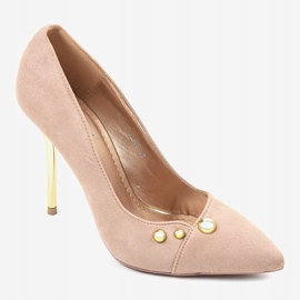 Salto alto bege clássico com tachas NE05P 1 Salto alto bege clássico com tachas NE05P 1