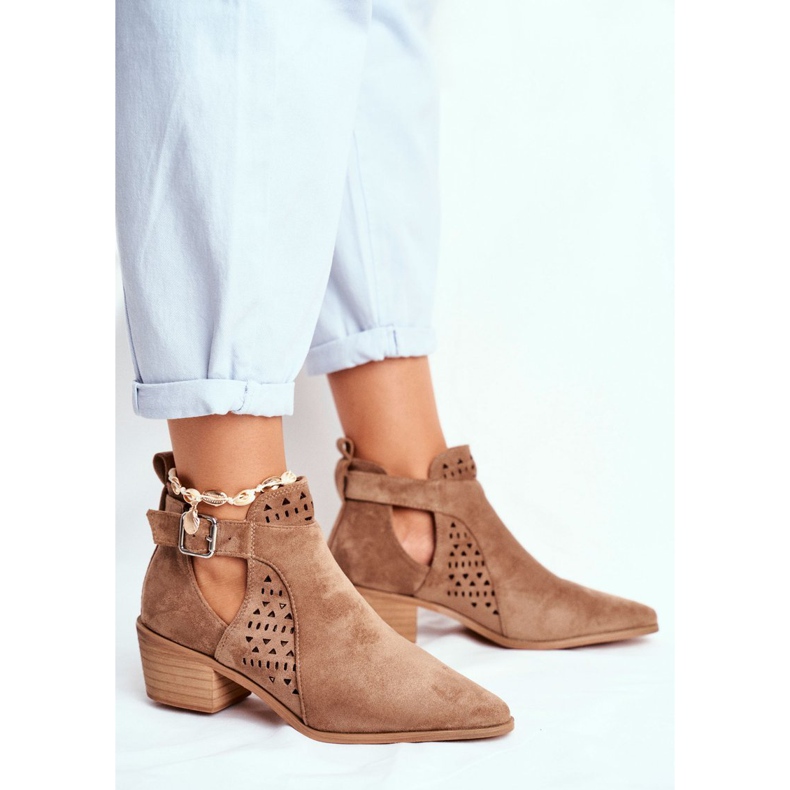 Bellucci Botas femininas com mola recortada Rita Bege 1 Bellucci Botas femininas com mola recortada Rita Bege 1
