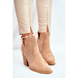 Botas femininas com salto em camurça aberturas tons bege 2 Botas femininas com salto em camurça aberturas tons bege 2