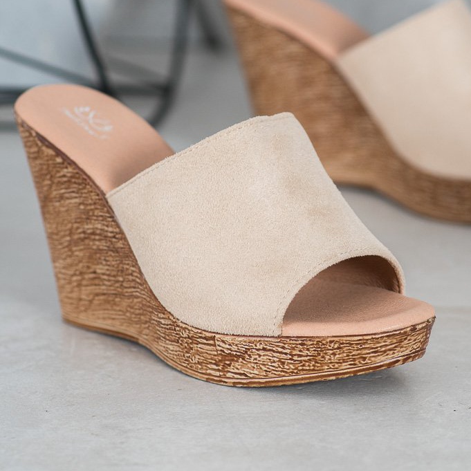 Small Swan Chinelos de camurça leve castanho 1