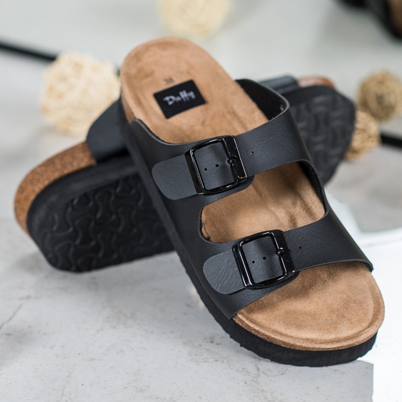 SHELOVET Chinelos pretos na plataforma 2