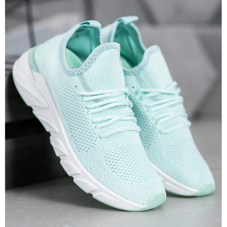 Lemax Tênis têxteis na plataforma verde 1