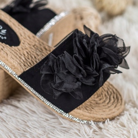 Small Swan Chinelos Com Ornamento preto 1 Small Swan Chinelos Com Ornamento preto 1