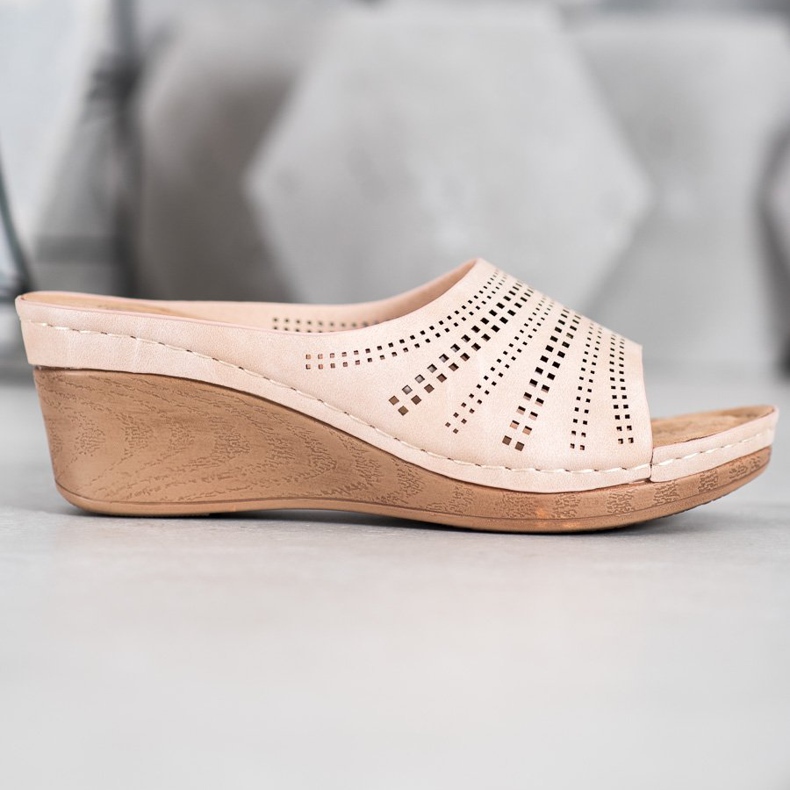 Evento Chinelos com padrão perfurado rosa 2 Evento Chinelos com padrão perfurado rosa 2