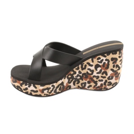 Chinelos de cunha Ipanema 82856 femininos marrom preto 1