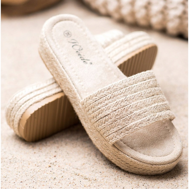 Weide Chinelos de palha na plataforma bege 1