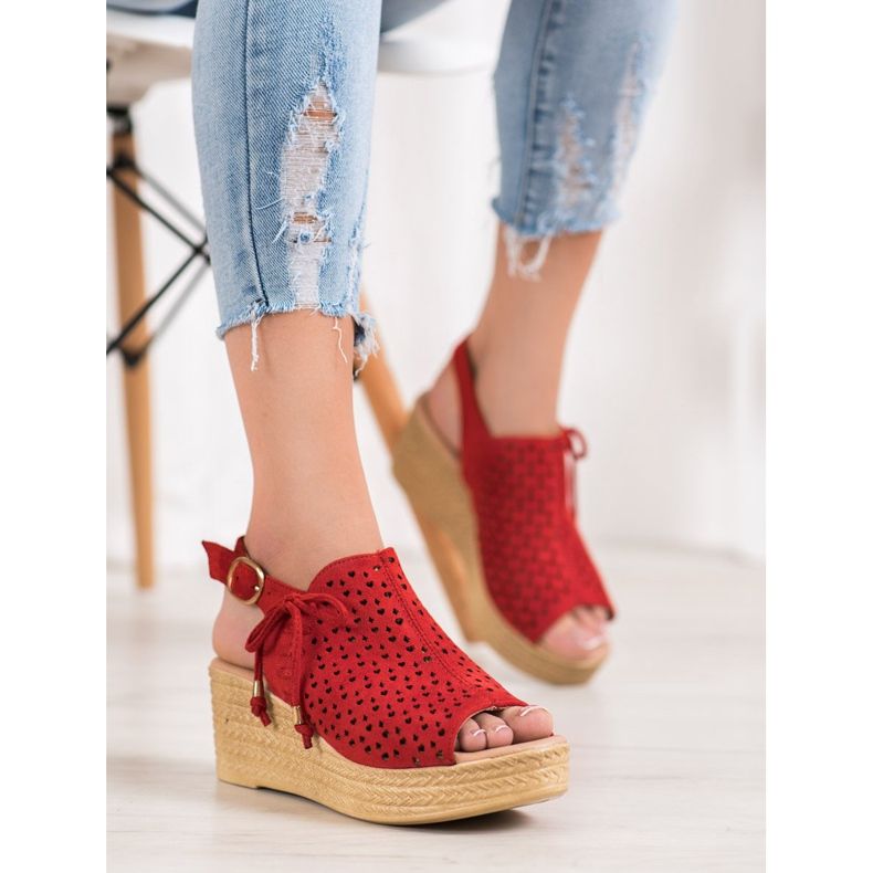 Small Swan Sandálias com orifícios confortáveis vermelho 1