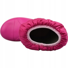 Bota Crocs Winter Puff Jr 14613-6X0 preto rosa 2