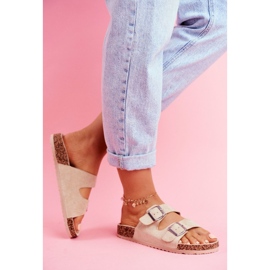 Chinelos femininos em cortiça com fivelas bege 2