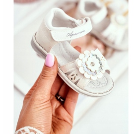 Apawwa Sandálias infantis com Velcro Flower White Mino branco multicolorido amarelo 1