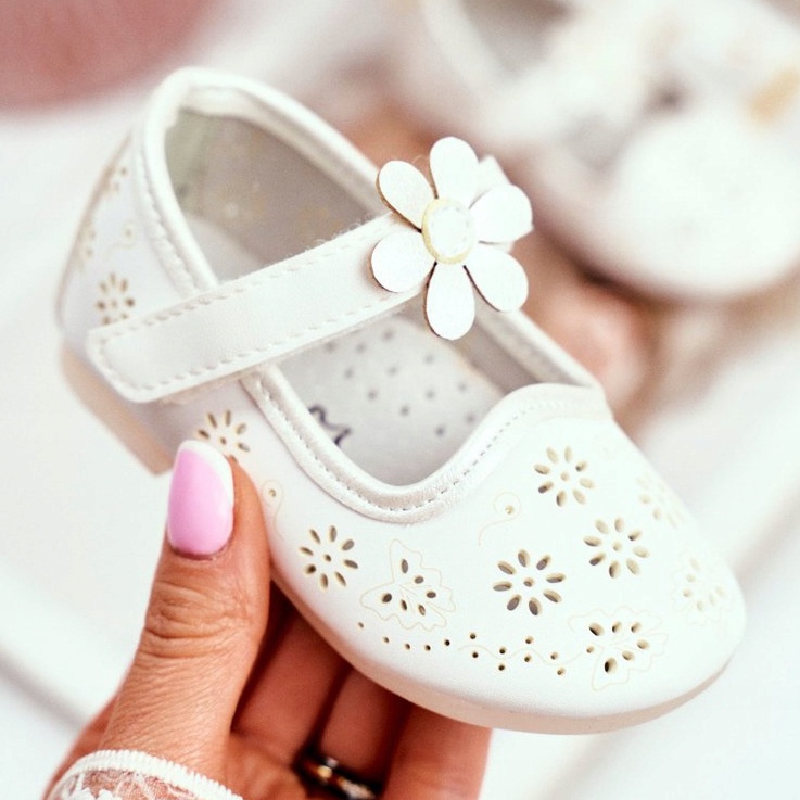 Apawwa Bailarinas infantis em Velcro Kwiatuszek White Flored branco 2