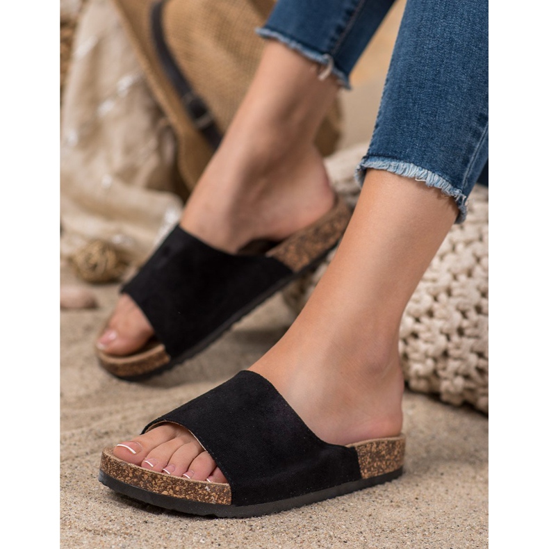 SHELOVET Chinelos pretos na plataforma 1