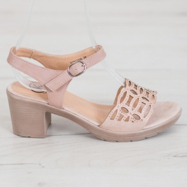 Kylie Sandálias confortáveis ​​em um poste grosso castanho 2