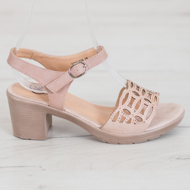 Kylie Sandálias confortáveis ​​em um poste grosso castanho 2