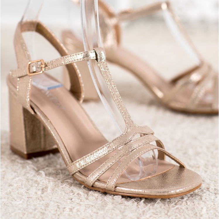 Sandálias brilhantes no bar VINCEZA dourado 1