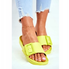 Chinelos femininos Big Star com fivela verde FF274A390 2