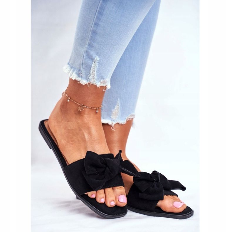 Chinelos femininos da Malásia com laços pretos 1