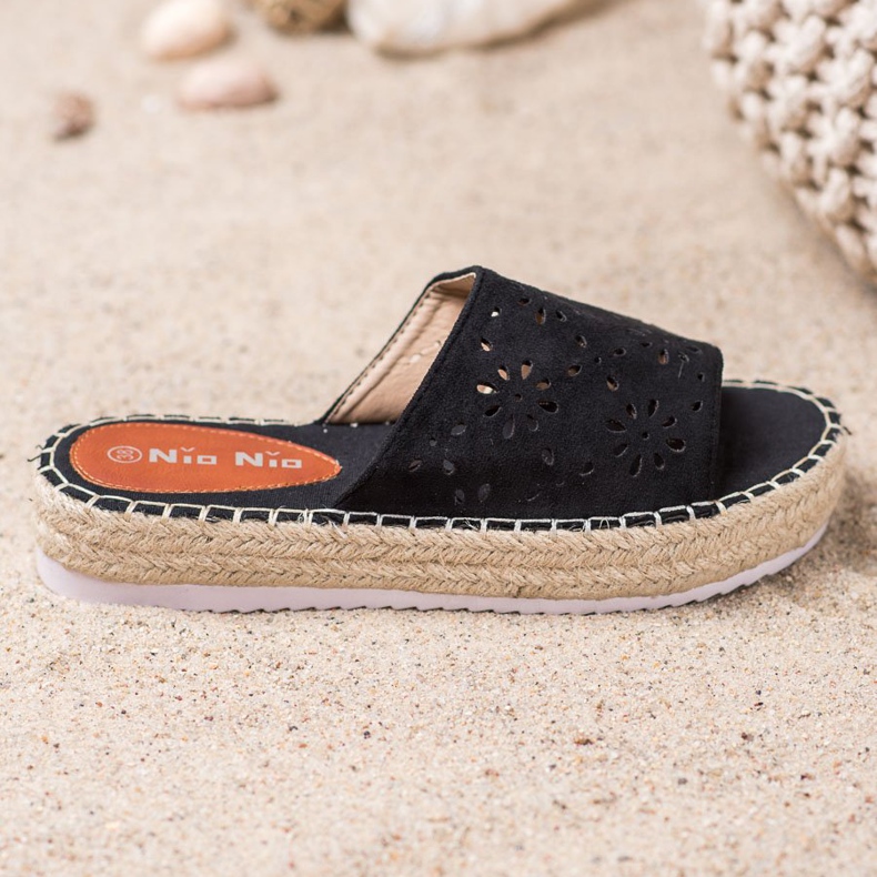 Nio Nio Chinelos em plataforma de palha preto 1