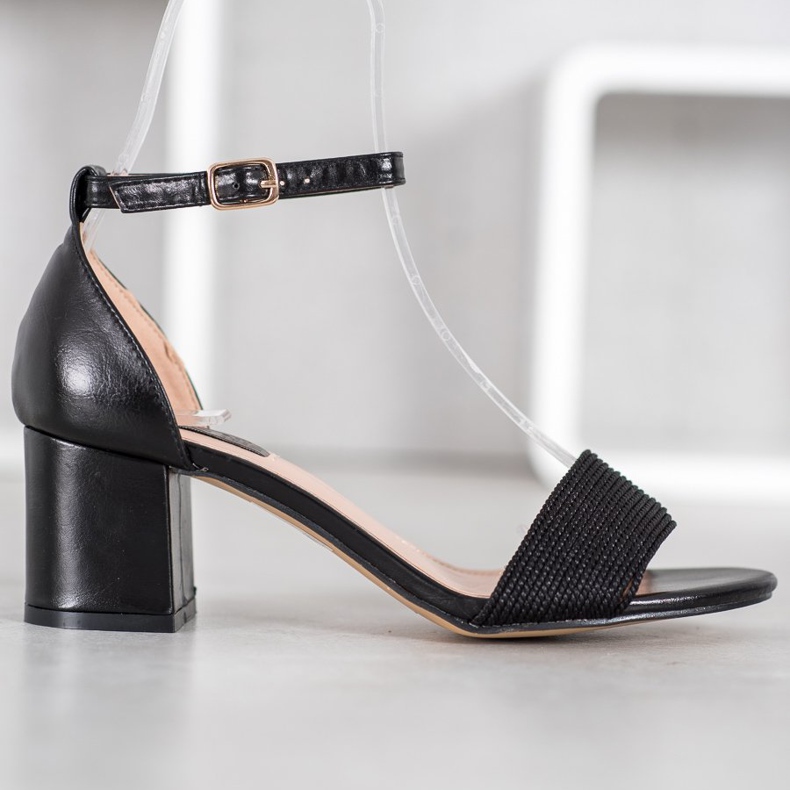 Nio Nio Sandálias elegantes em um bar preto 2