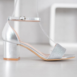 Nio Nio Sandálias elegantes em um bar cinza 2