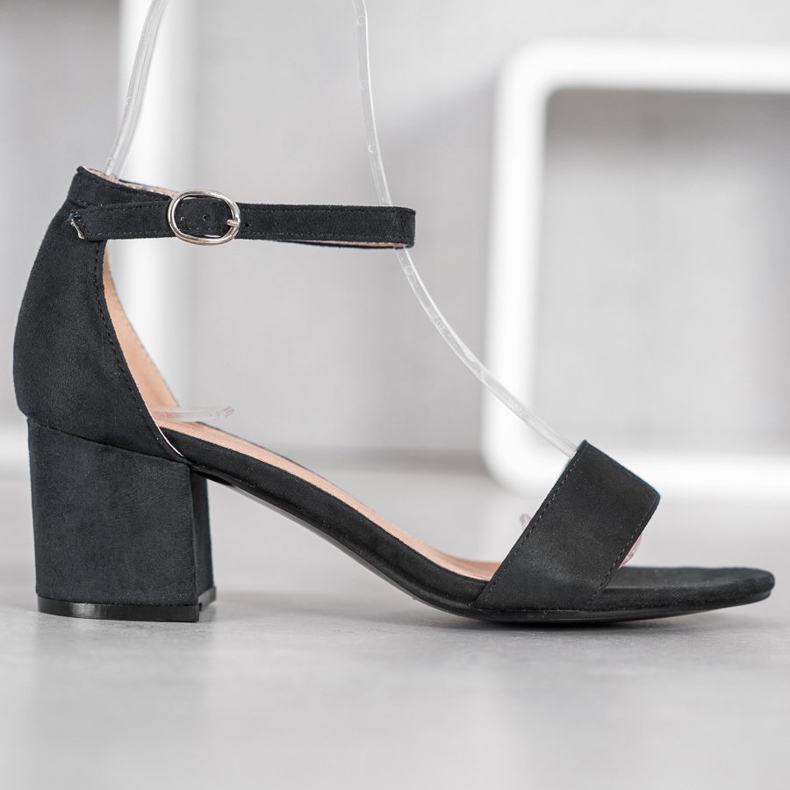 Diamantique Sandálias casuais em um bar preto 2