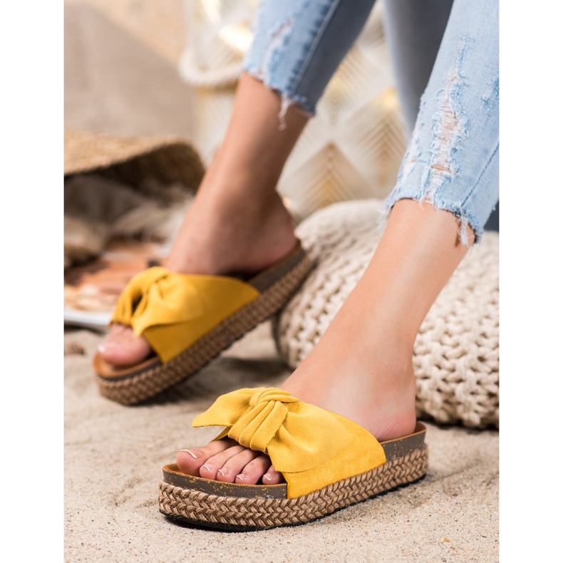 Comer Chinelos em plataforma alta amarelo 1