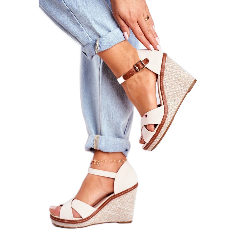 SEA Sandálias femininas em cunha bege LaMane 1