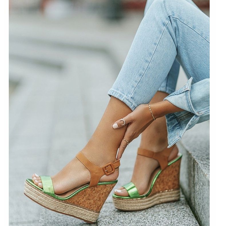 Sandálias alpercatas verdes em cunha VB76063 bege 2