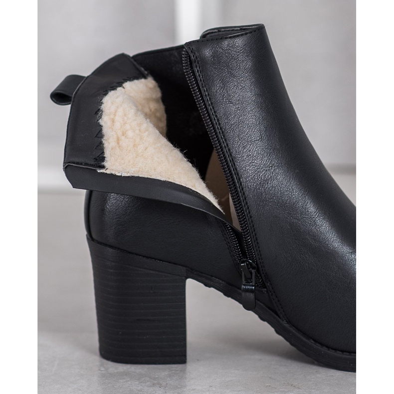 J. Star Chelsea Boots em um bar preto 2