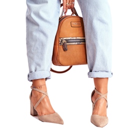 SEA Bombas femininas no salto no tráfego Bege Spitz 2