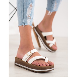 Comer Chinelos na plataforma da moda branco 2