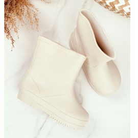 Canção de ninar infantil bege clássico com galochas de borracha 1 Canção de ninar infantil bege clássico com galochas de borracha 1