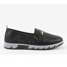 Tênis preto perfurado com uma impressão de JH81172-3 1