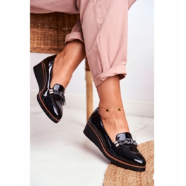 Vinceza Mocassins pretos femininos lacados na cunha Abba 2