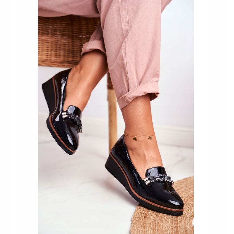 Vinceza Mocassins pretos femininos lacados na cunha Abba 2