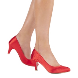 Bombas vermelhas em um pino com zircônia cúbica MJ1440 vermelho 1