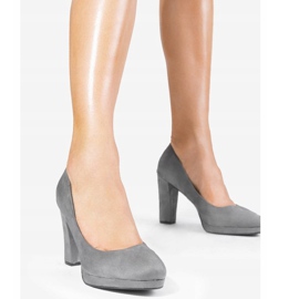 Bombas de camurça cinza no poste LEI-169 1