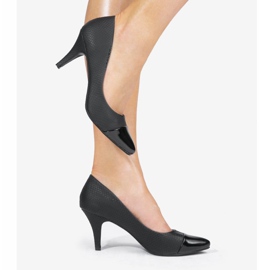 Sapatos pretos no salto YS-437 1