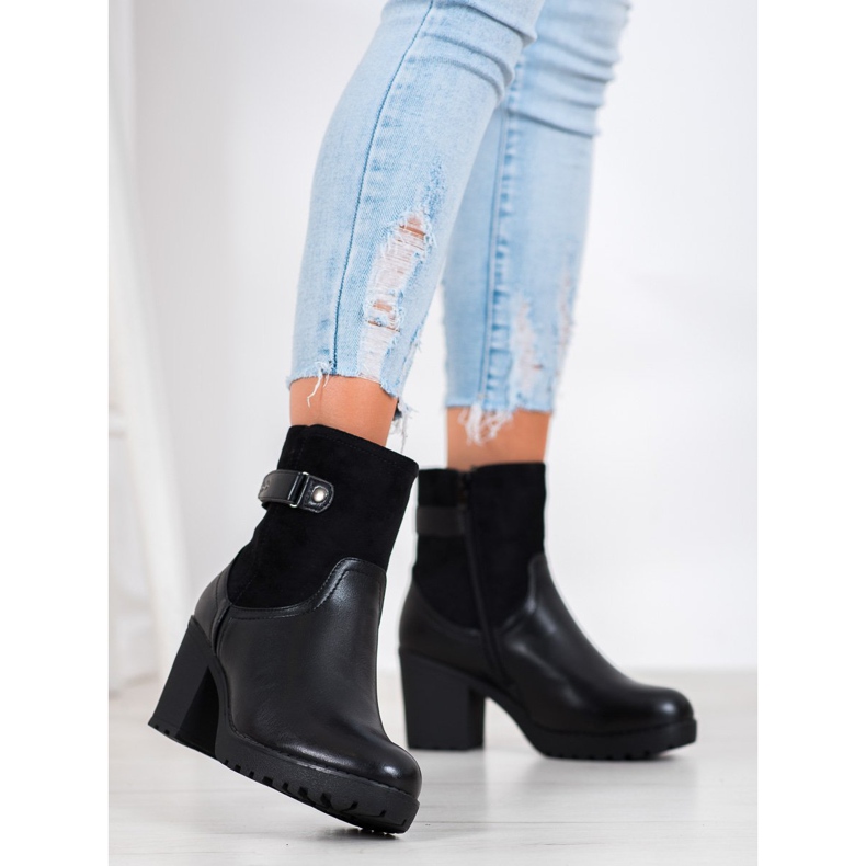 J. Star Botas quentes no poste preto 1 J. Star Botas quentes no poste preto 1