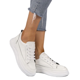 Tênis branco com sola R50 mais alta preto 1