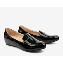 Mocassins laqueados pretos na cunha C16 2