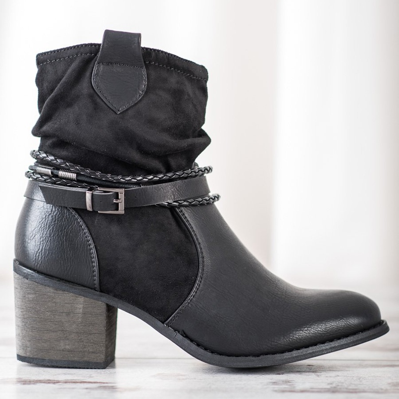 Goodin Cowgirls com listras decorativas preto 2