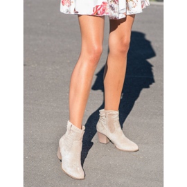 Bestelle Botas de cowboy clássicas com aberturas bege 1 Bestelle Botas de cowboy clássicas com aberturas bege 1