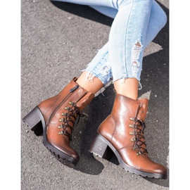 Trabalhadores no VINCEZA Post castanho 1