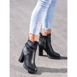 Botas elegantes no post VINCEZA preto 1