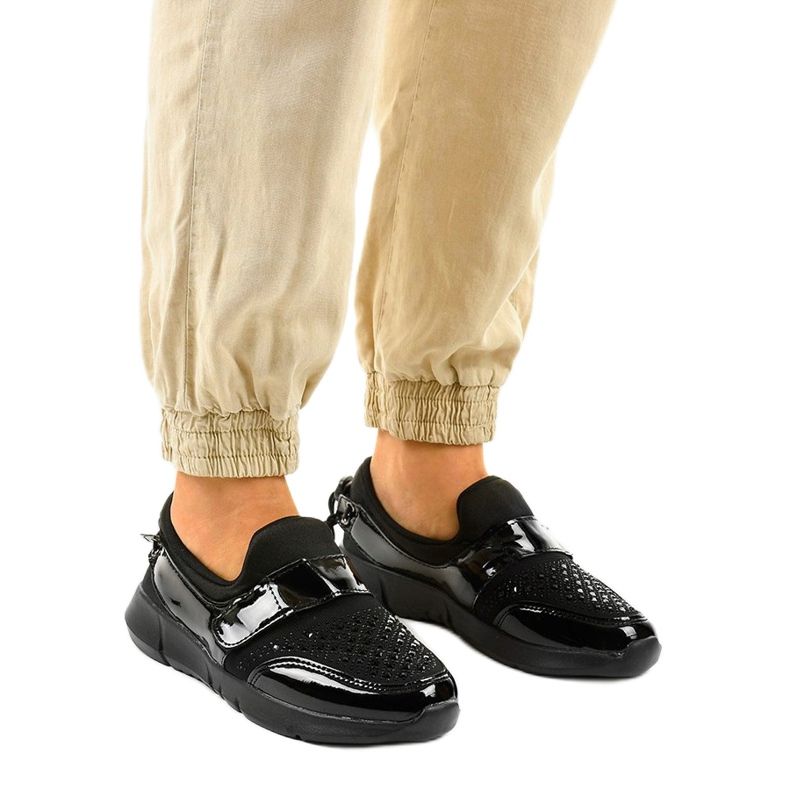 Calçado desportivo de encaixe preto B120 1