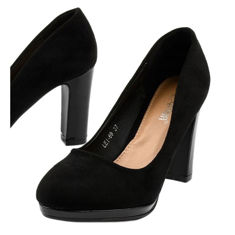 Bombas pretas no posto LEI-69 preto 1