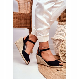 Sandálias femininas em cunha trançada Big Star Black DD274A209 preto 2