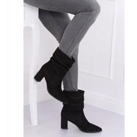Botas pretas 5582 pretas inclinadas preto 2